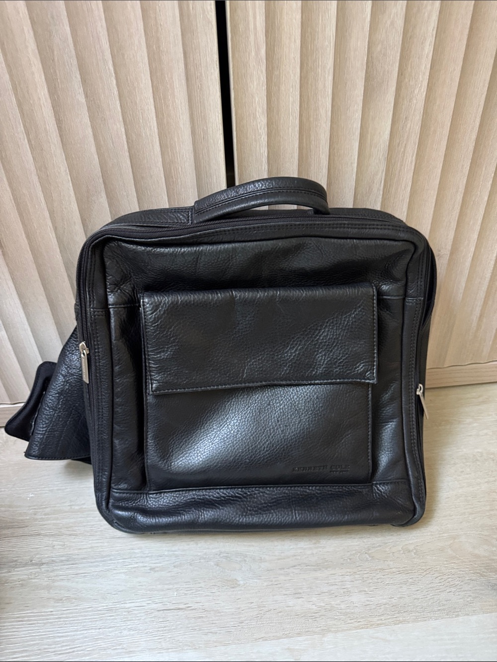 Vintage Kenneth Cole Genuine Black Leather Unisex Messenger Bag - Backpack